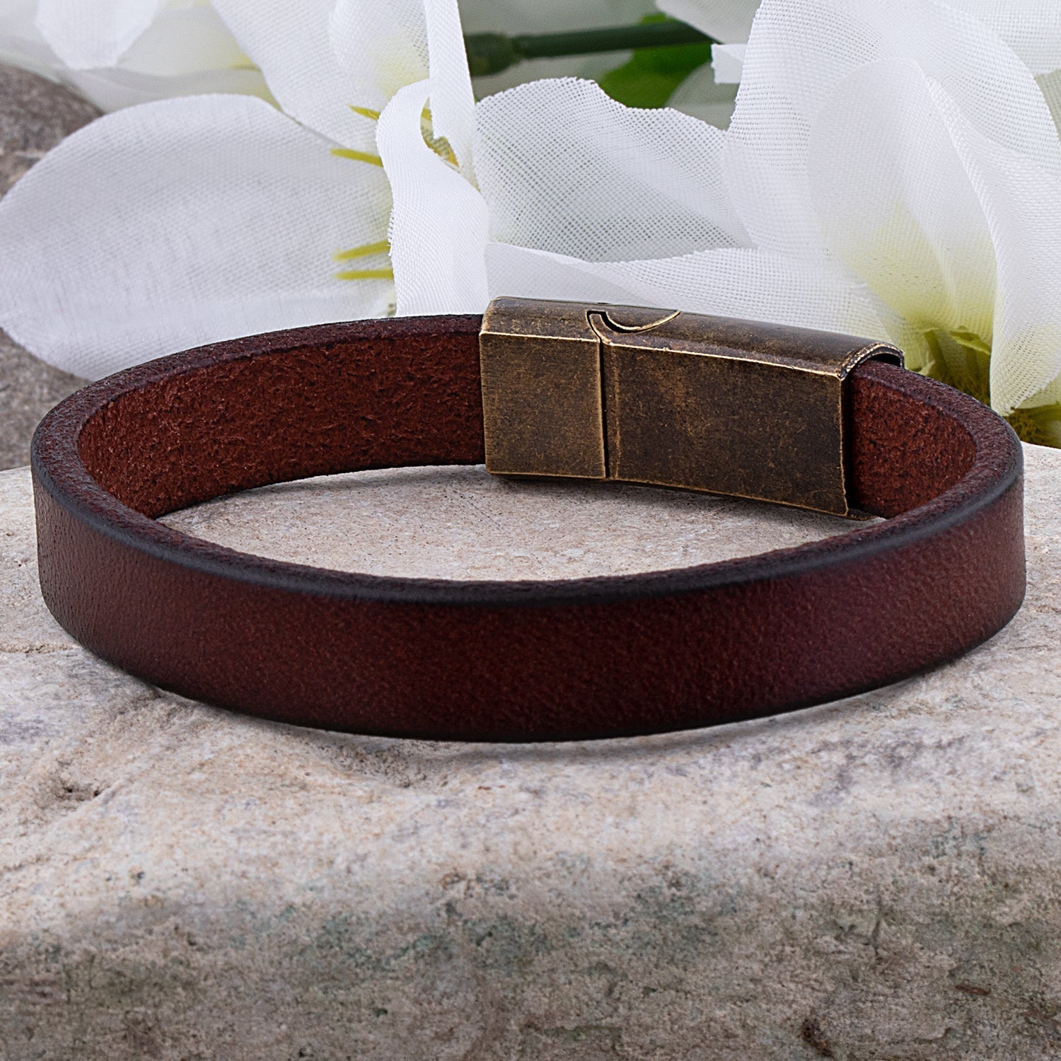 FABRIO - Sturdy leather bracelet with brass clasp - Harisson Fashion