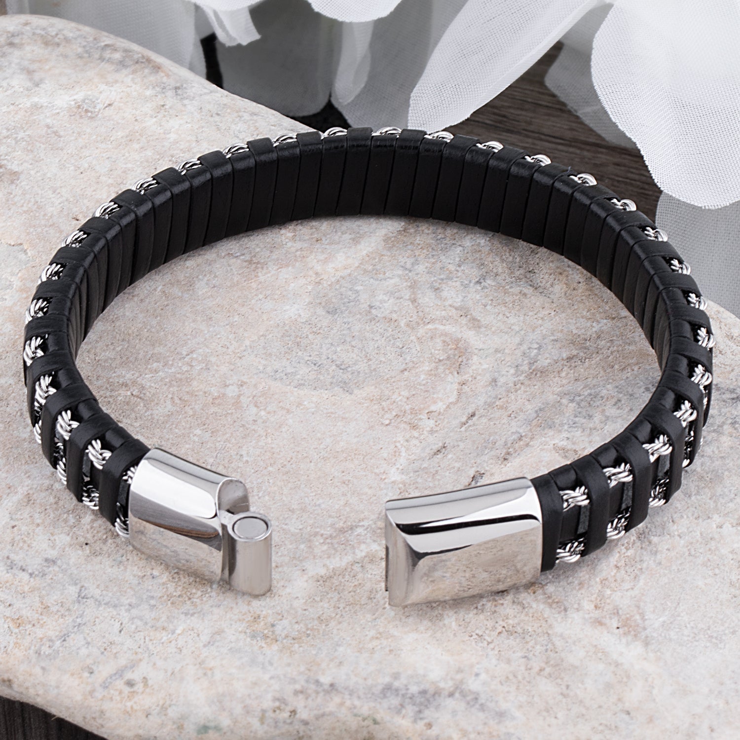 IVAN - Solid leather bracelet with stainless steel clasp - Harisson Fashion