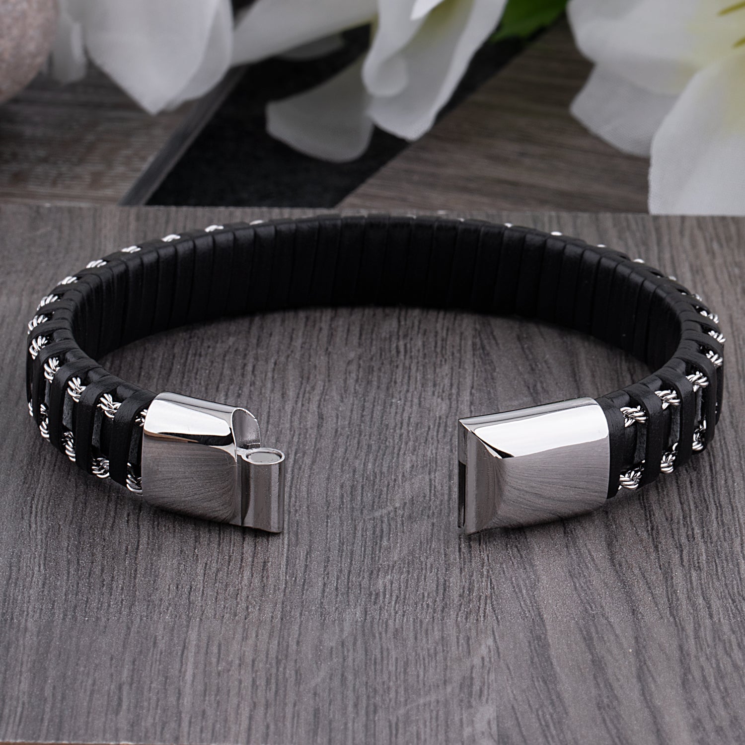 IVAN - Solid leather bracelet with stainless steel clasp - Harisson Fashion